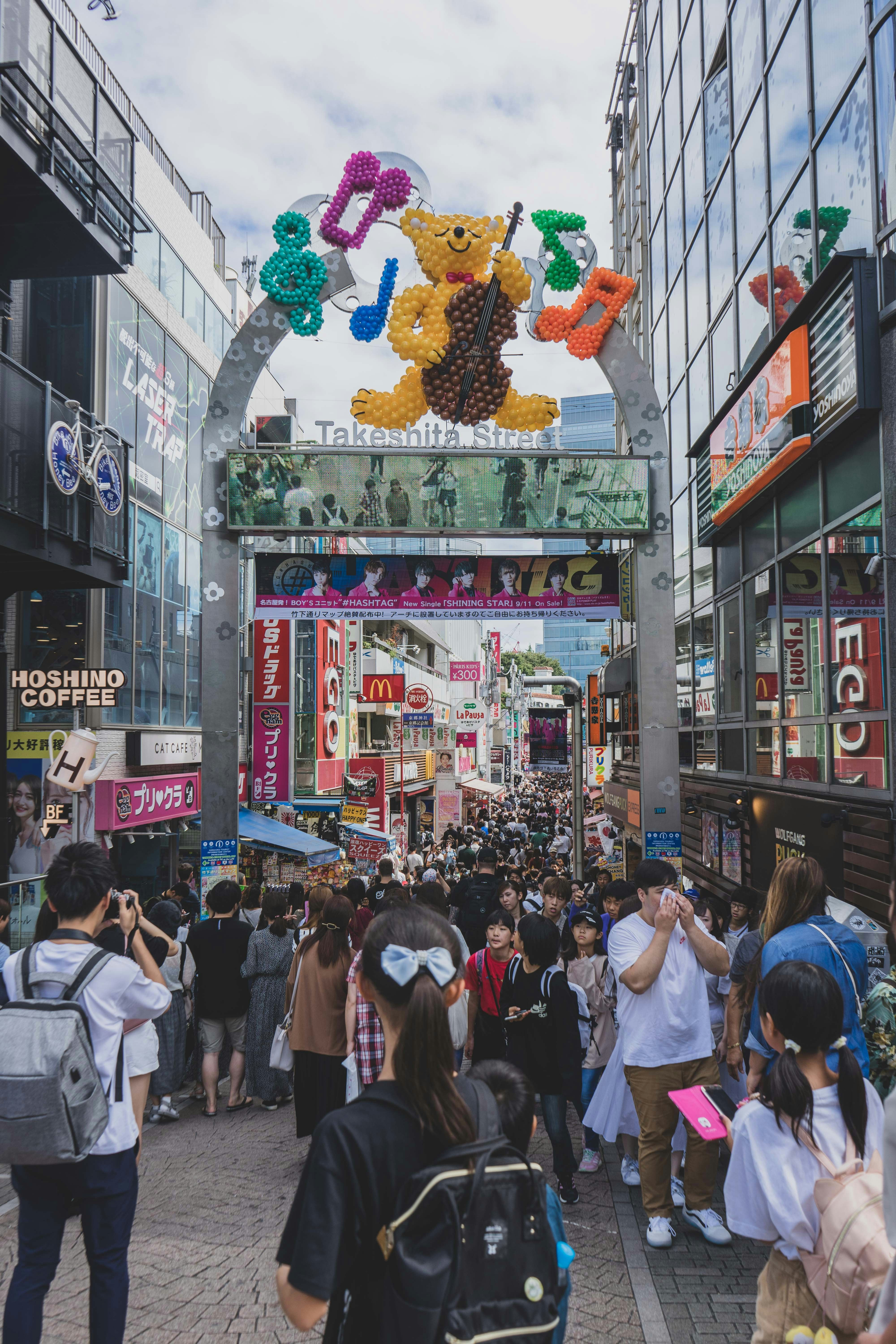 WOW!CHA kitchen car in Harajuku fashion district