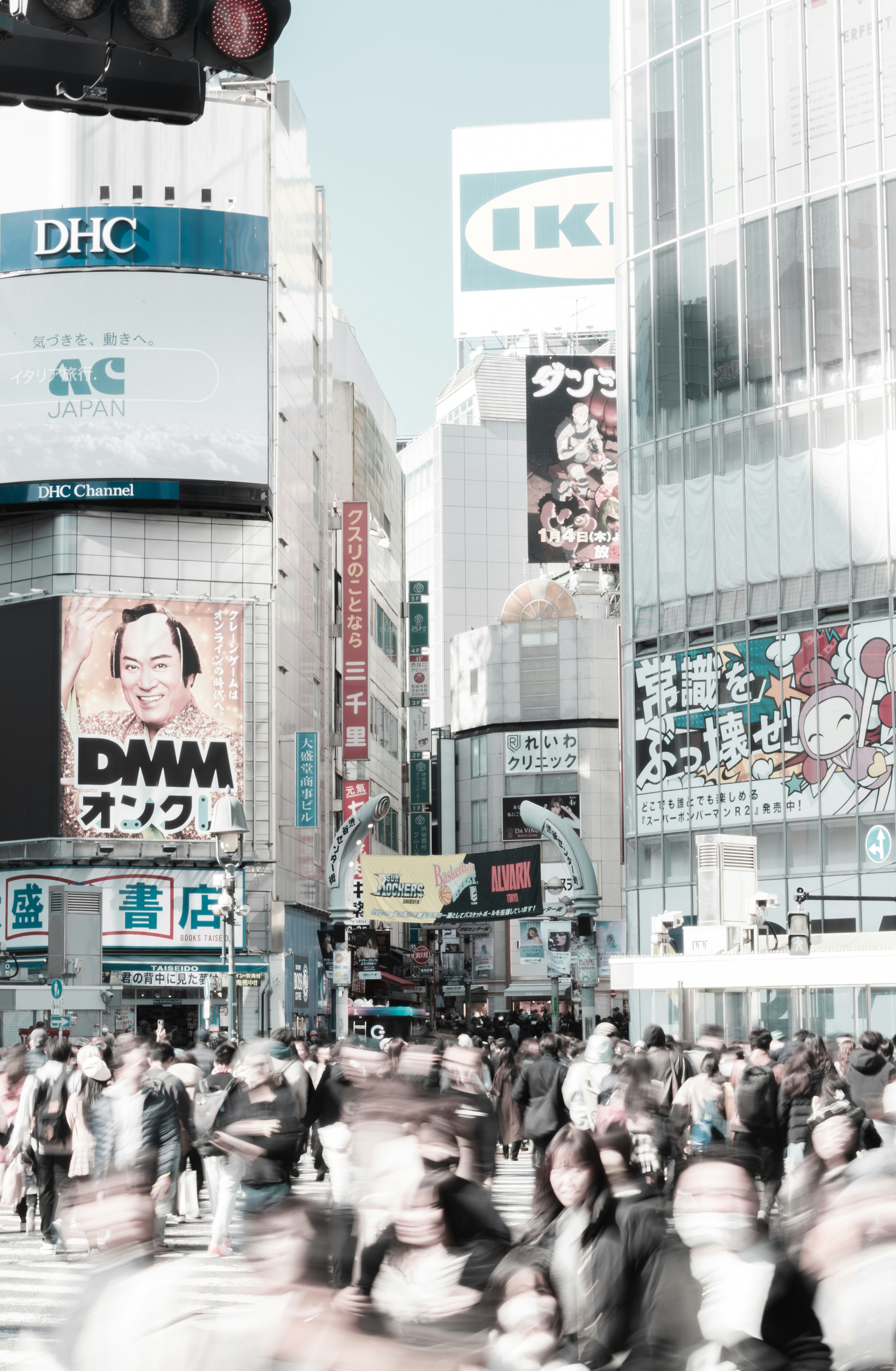 WOW!CHA kitchen car at Shibuya crossing area